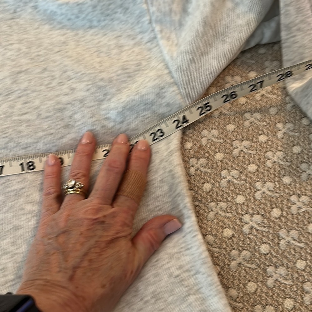 Rae Dunn NWT sweatshirt light gray Love drawstring pink medium - Picture 8 of 8